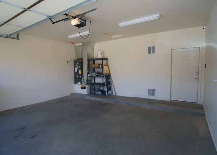 Holiday home Desert Frontier With Garage, Boat Space, & Wfh Workspace
